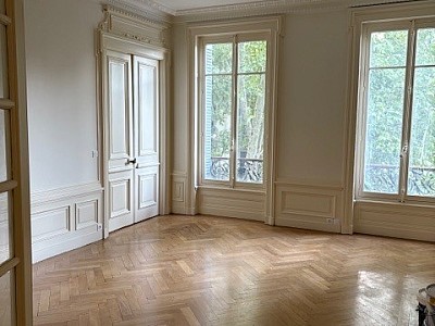 APPARTEMENT T3 A LOUER - LYON 3EME ARRONDISSEMENT Jussieu - 119.35 m2 - 1660€ charges comprises par mois