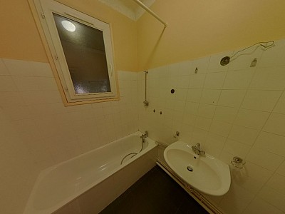 APPARTEMENT T3 A LOUER - LYON 3EME ARRONDISSEMENT Saint-Maximin-Sisley - 84.42 m2 - 980 € charges comprises par mois