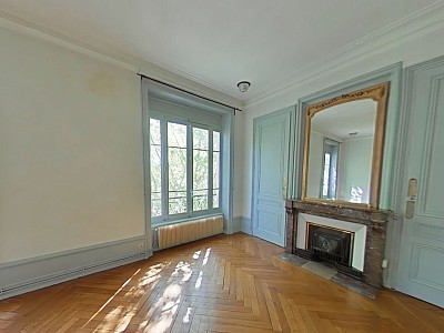 APPARTEMENT T3 A LOUER - LYON 3EME ARRONDISSEMENT Jussieu - 83.8 m2 - 1 360 &euro; charges comprises par mois