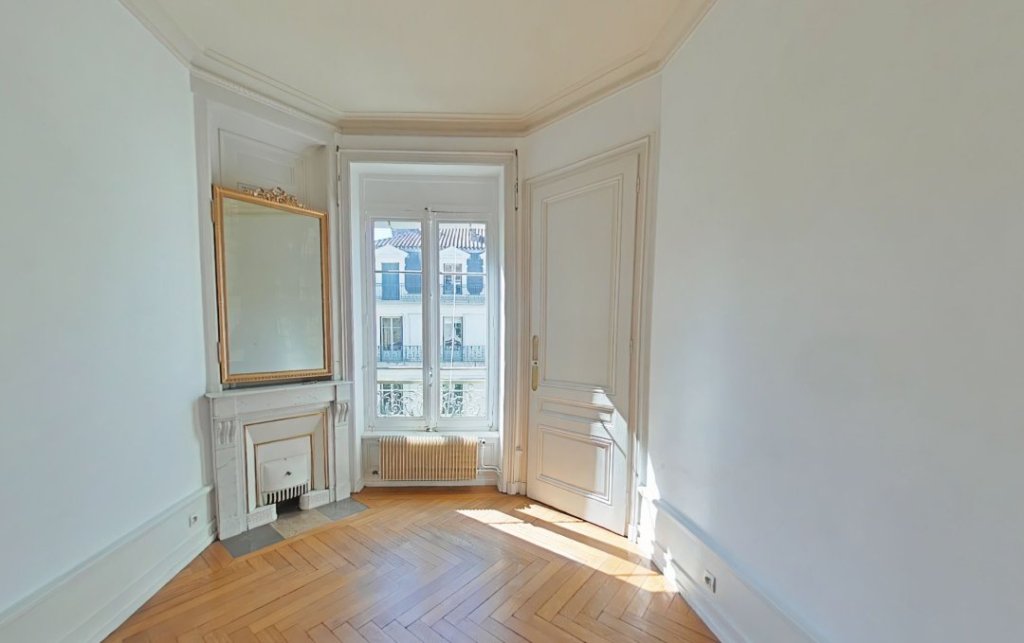 APPARTEMENT T3 A LOUER - LYON 3EME ARRONDISSEMENT Jussieu - 83.8 m2 - 1 360 &euro; charges comprises par mois