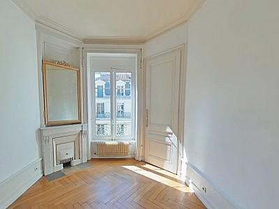 APPARTEMENT T3 A LOUER - LYON 3EME ARRONDISSEMENT Jussieu - 83.8 m2 - 1 360 &euro; charges comprises par mois
