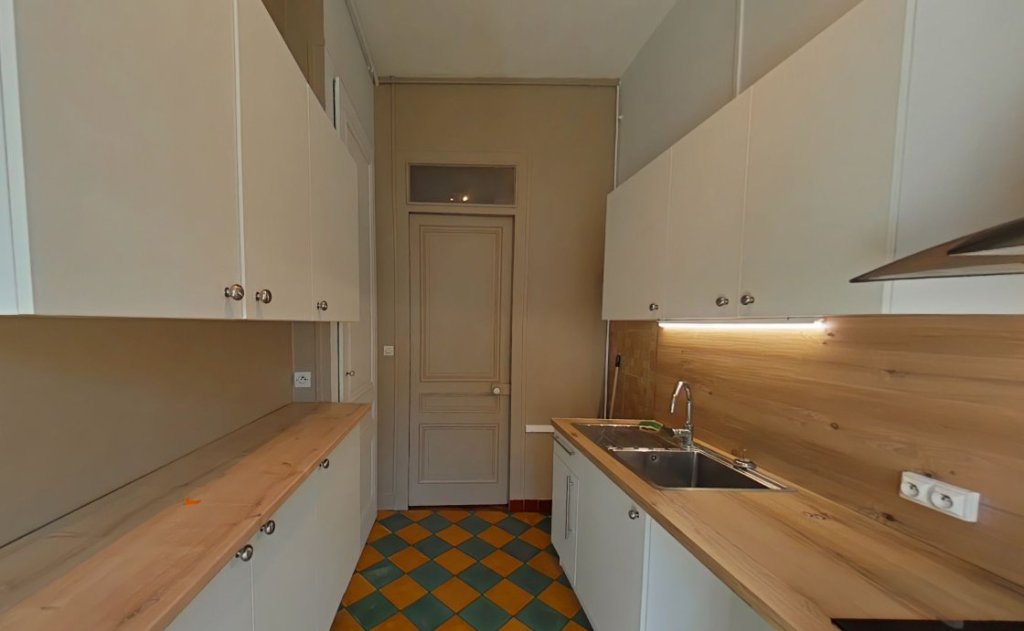 APPARTEMENT T3 A LOUER - LYON 3EME ARRONDISSEMENT Jussieu - 83.8 m2 - 1 360 &euro; charges comprises par mois