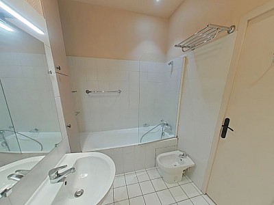 APPARTEMENT T3 A LOUER - LYON 3EME ARRONDISSEMENT Jussieu - 83.8 m2 - 1 360 &euro; charges comprises par mois