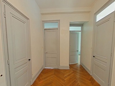 APPARTEMENT T3 A LOUER - LYON 3EME ARRONDISSEMENT Jussieu - 83.8 m2 - 1 360 &euro; charges comprises par mois