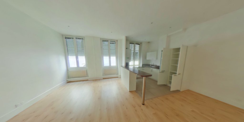 APPARTEMENT T3 A LOUER - LYON 3EME ARRONDISSEMENT Jussieu - 77.46 m2 - 1 250 &euro; charges comprises par mois
