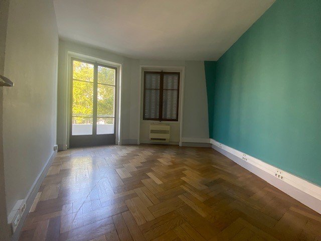APPARTEMENT T3 A LOUER - LYON 3EME ARRONDISSEMENT Saint-Maximin-Sisley - 46 m2 - 832 &euro; charges comprises par mois