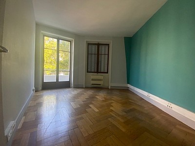 APPARTEMENT T3 A LOUER - LYON 3EME ARRONDISSEMENT Saint-Maximin-Sisley - 46 m2 - 832 € charges comprises par mois