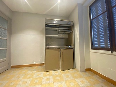 APPARTEMENT T3 A LOUER - LYON 3EME ARRONDISSEMENT Saint-Maximin-Sisley - 46 m2 - 832 € charges comprises par mois