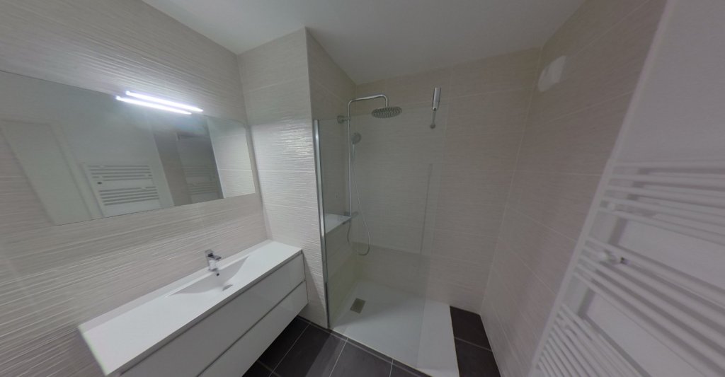 APPARTEMENT T3 A LOUER - LYON 3EME ARRONDISSEMENT Jules Verne-Acacias - 65.45 m2 - 1 070 &euro; charges comprises par mois
