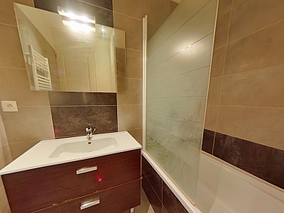 APPARTEMENT T3 A LOUER - LYON 3EME ARRONDISSEMENT Saxe-Vileroy - 66.43 m2 - 1 026 € charges comprises par mois