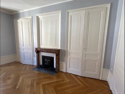 APPARTEMENT T3 A LOUER - LYON 3EME ARRONDISSEMENT - 69.87 m2 - 1045 € charges comprises par mois