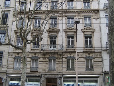 APPARTEMENT T3 A LOUER - LYON 3EME ARRONDISSEMENT - 69.87 m2 - 1045 € charges comprises par mois