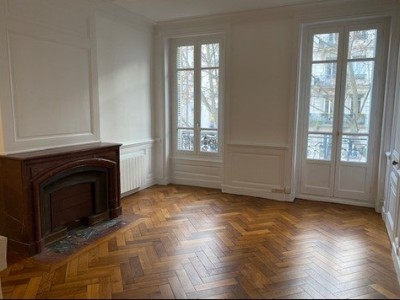 APPARTEMENT T3 A LOUER - LYON 3EME ARRONDISSEMENT - 96,06 m2 - 1365 € charges comprises par mois