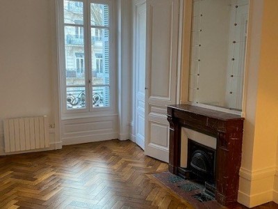APPARTEMENT T3 A LOUER - LYON 3EME ARRONDISSEMENT - 96,06 m2 - 1365 € charges comprises par mois