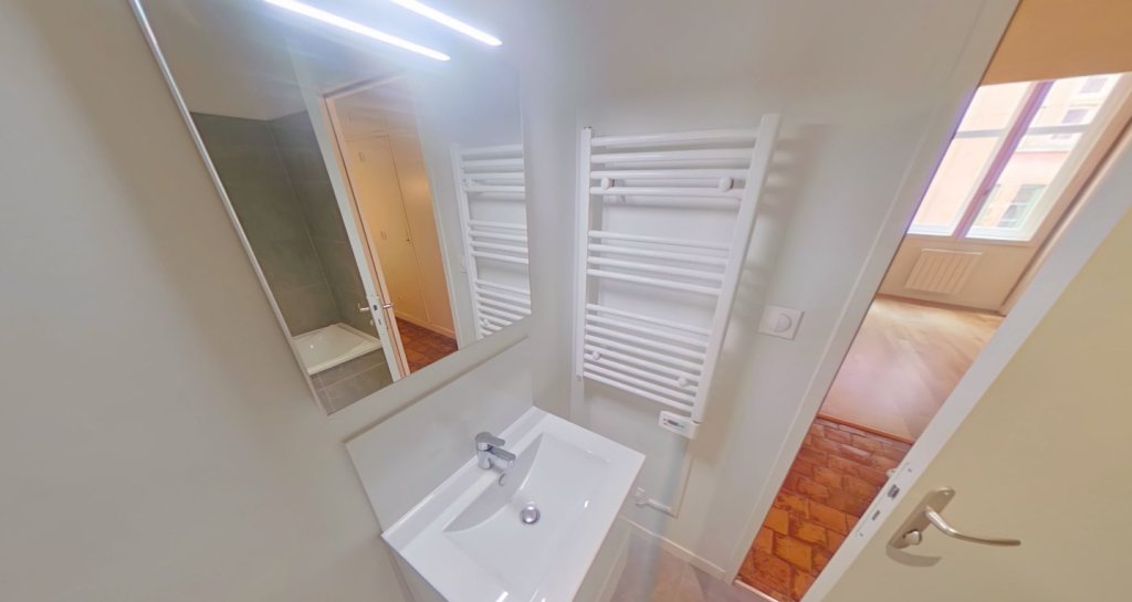 APPARTEMENT T3 A LOUER - LYON 5EME ARRONDISSEMENT Saint-Georges - 70.46 m2 - 1 145 &euro; charges comprises par mois