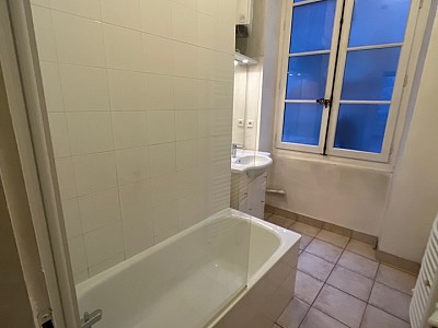 APPARTEMENT T3 A LOUER - LYON 5EME ARRONDISSEMENT Quarantaine-Les Etroits - 52.43 m2 - 920€ charges comprises par mois