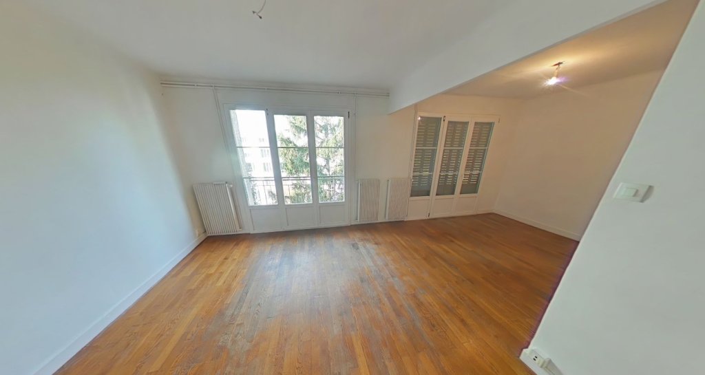 APPARTEMENT T3 A LOUER - LYON 5EME ARRONDISSEMENT Saint-Irenee - 67.06 m2 - 975�&euro; charges comprises par mois
