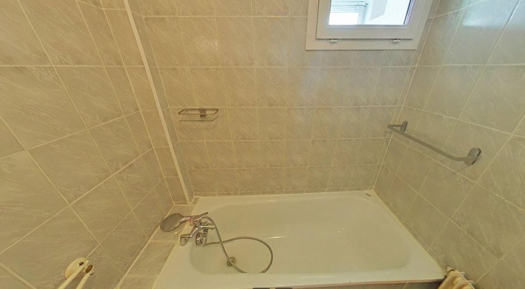 APPARTEMENT T3 A LOUER - LYON 5EME ARRONDISSEMENT Saint-Irenee - 67.06 m2 - 975�&euro; charges comprises par mois