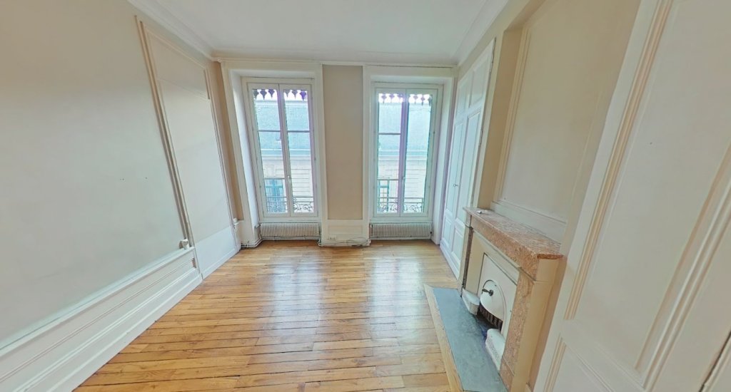 APPARTEMENT T3 A LOUER - LYON 5EME ARRONDISSEMENT Saint-Paul - 64.69 m2 - 950�&euro; charges comprises par mois