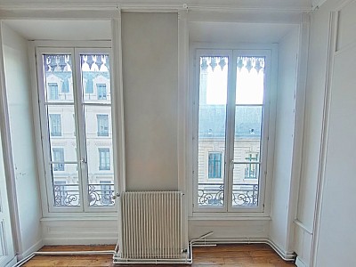 APPARTEMENT T3 A LOUER - LYON 5EME ARRONDISSEMENT Saint-Paul - 64.69 m2 - 950�&euro; charges comprises par mois