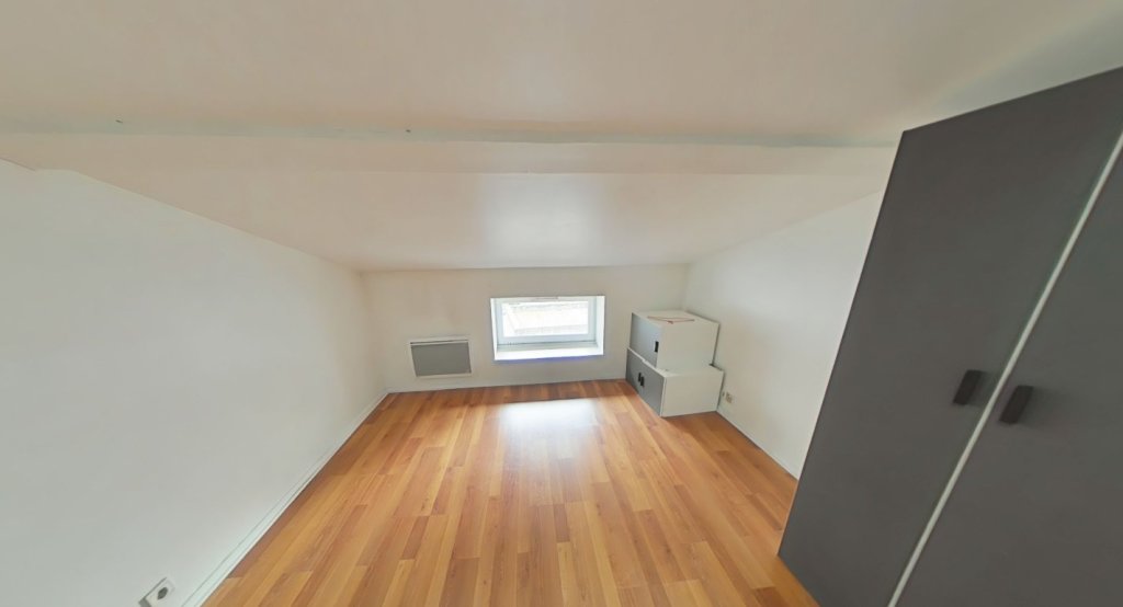 APPARTEMENT T3 A LOUER - LYON 5EME ARRONDISSEMENT - 75.2 m2 - 1 365 &euro; charges comprises par mois