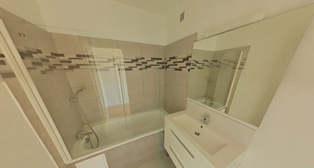 APPARTEMENT T3 A LOUER - LYON 5EME ARRONDISSEMENT Les Castors-Les Granges - 85.1 m2 - 1 210 &euro; charges comprises par mois