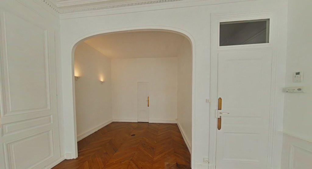 APPARTEMENT T3 A LOUER - LYON 6EME ARRONDISSEMENT Puvis de Chavannes - 87.18 m2 - 1 250 &euro; charges comprises par mois