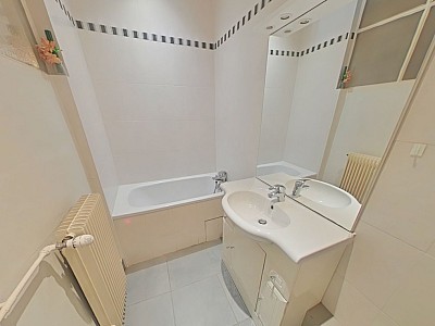 APPARTEMENT T3 A LOUER - LYON 6EME ARRONDISSEMENT Puvis de Chavannes - 87.18 m2 - 1 250 € charges comprises par mois