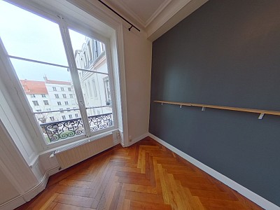 APPARTEMENT T3 A LOUER - LYON 6EME ARRONDISSEMENT Edgard Quinet - 74.82 m2 - 1117€ charges comprises par mois