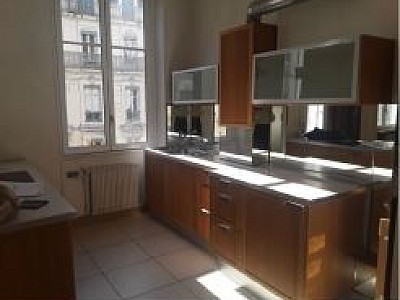 APPARTEMENT T3 A LOUER - LYON 6EME ARRONDISSEMENT Vitton - 73.27 m2 - 1440€ charges comprises par mois