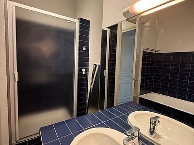 APPARTEMENT T3 A LOUER - LYON 6EME ARRONDISSEMENT l Helvetie - 97.86 m2 - 1 741,14 € charges comprises par mois