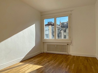 APPARTEMENT T3 A LOUER - LYON 6EME ARRONDISSEMENT l Helvetie - 90.25 m2 - 1 730 € charges comprises par mois
