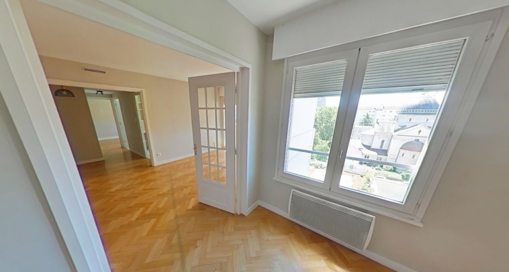 APPARTEMENT T3 A LOUER - LYON 6EME ARRONDISSEMENT Edgard Quinet - 65.45 m2 - 2 493,47 &euro; charges comprises par mois
