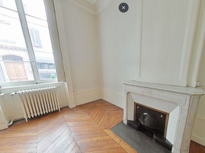 APPARTEMENT T3 A LOUER - LYON 6EME ARRONDISSEMENT - 86.59 m2 - 1130 € charges comprises par mois