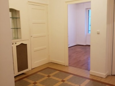 APPARTEMENT T3 A LOUER - LYON 7EME ARRONDISSEMENT - 73.06 m2 - 945 € charges comprises par mois