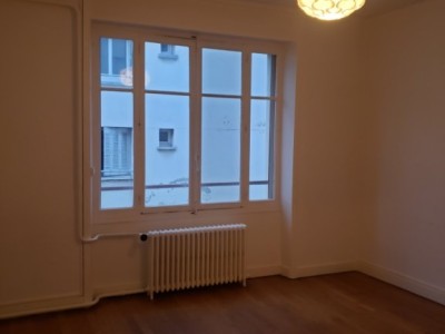 APPARTEMENT T3 A LOUER - LYON 7EME ARRONDISSEMENT - 73.06 m2 - 945 € charges comprises par mois