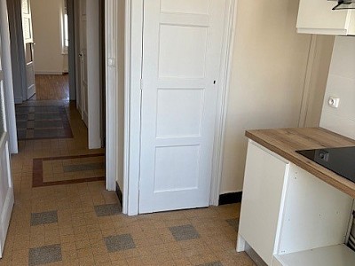 APPARTEMENT T3 A LOUER - LYON 7EME ARRONDISSEMENT Mairie - 70.54 m2 - 1160€ charges comprises par mois