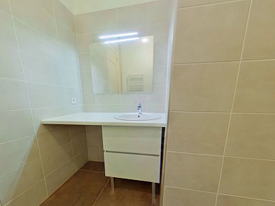 APPARTEMENT T3 A LOUER - LYON 7EME ARRONDISSEMENT Pasteur - 78.01 m2 - 993,32�&euro; charges comprises par mois