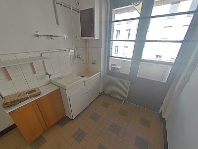 APPARTEMENT T3 A LOUER - LYON 7EME ARRONDISSEMENT Mairie - 72.71 m2 - 1 050 € charges comprises par mois