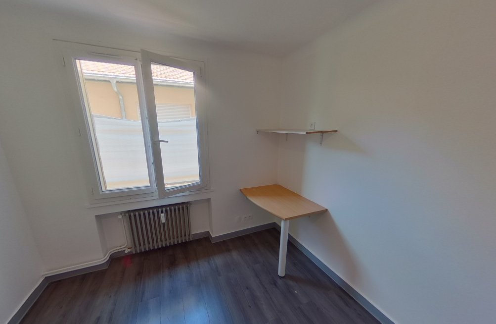 APPARTEMENT T3 A LOUER - LYON 7EME ARRONDISSEMENT Le Rhone - 50.5 m2 - 785 &euro; charges comprises par mois