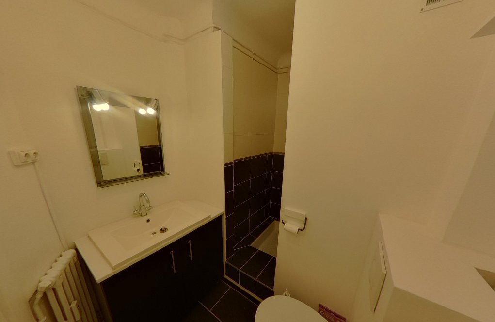 APPARTEMENT T3 A LOUER - LYON 7EME ARRONDISSEMENT Le Rhone - 50.5 m2 - 785 &euro; charges comprises par mois