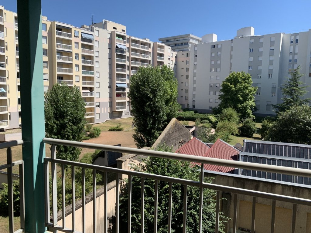 APPARTEMENT T3 A LOUER - LYON 7EME ARRONDISSEMENT Lamothe - 70.61 m2 - 1 152,78 &euro; charges comprises par mois