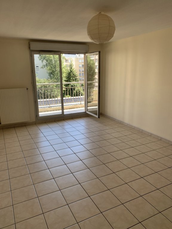APPARTEMENT T3 A LOUER - LYON 7EME ARRONDISSEMENT Lamothe - 70.61 m2 - 1 152,78 &euro; charges comprises par mois