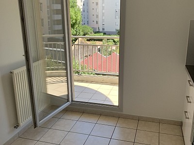 APPARTEMENT T3 A LOUER - LYON 7EME ARRONDISSEMENT Lamothe - 70.61 m2 - 1 152,78 € charges comprises par mois