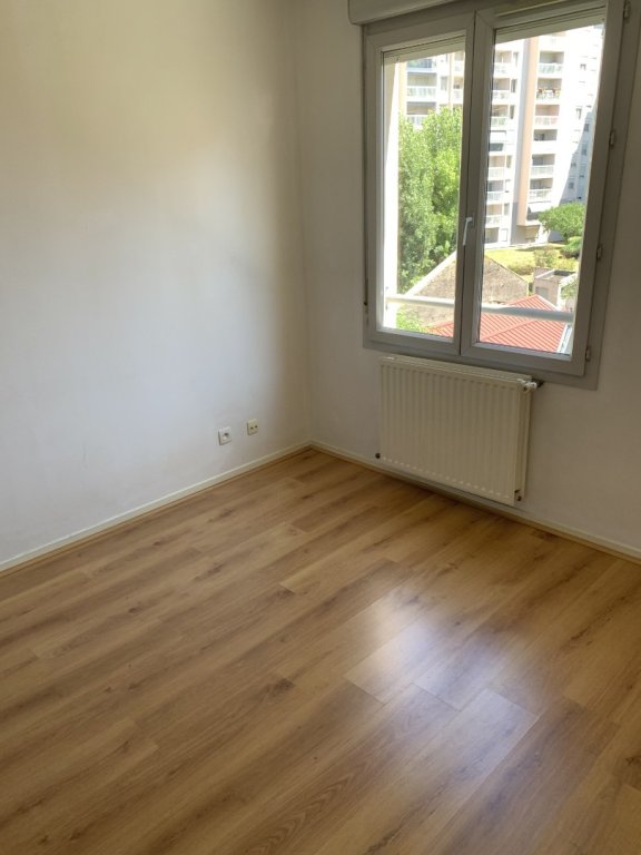 APPARTEMENT T3 A LOUER - LYON 7EME ARRONDISSEMENT Lamothe - 70.61 m2 - 1 152,78 &euro; charges comprises par mois
