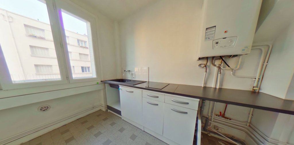APPARTEMENT T3 A LOUER - LYON 7EME ARRONDISSEMENT Route de Vienne - 59.5 m2 - 849 &euro; charges comprises par mois