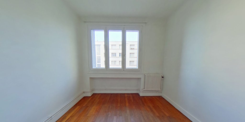 APPARTEMENT T3 A LOUER - LYON 7EME ARRONDISSEMENT Route de Vienne - 59.5 m2 - 849 &euro; charges comprises par mois