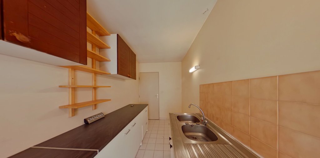 APPARTEMENT T3 A LOUER - LYON 7EME ARRONDISSEMENT Jean-Mace - 78.18 m2 - 1 130 &euro; charges comprises par mois