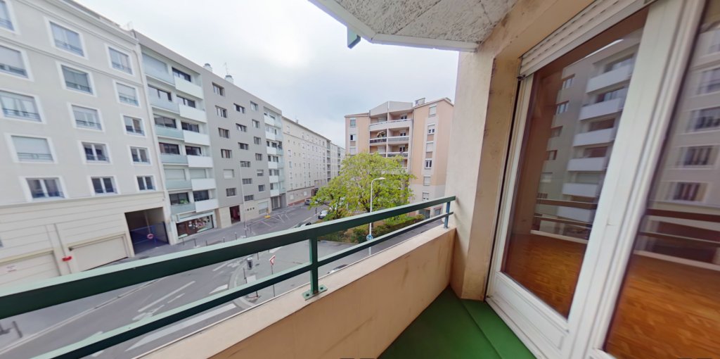 APPARTEMENT T3 A LOUER - LYON 7EME ARRONDISSEMENT Jean-Mace - 78.18 m2 - 1 130 &euro; charges comprises par mois