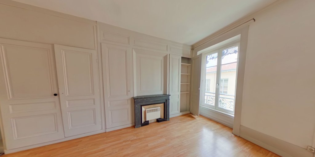APPARTEMENT T3 A LOUER - LYON 7EME ARRONDISSEMENT Le Prado - 69.22 m2 - 890 &euro; charges comprises par mois